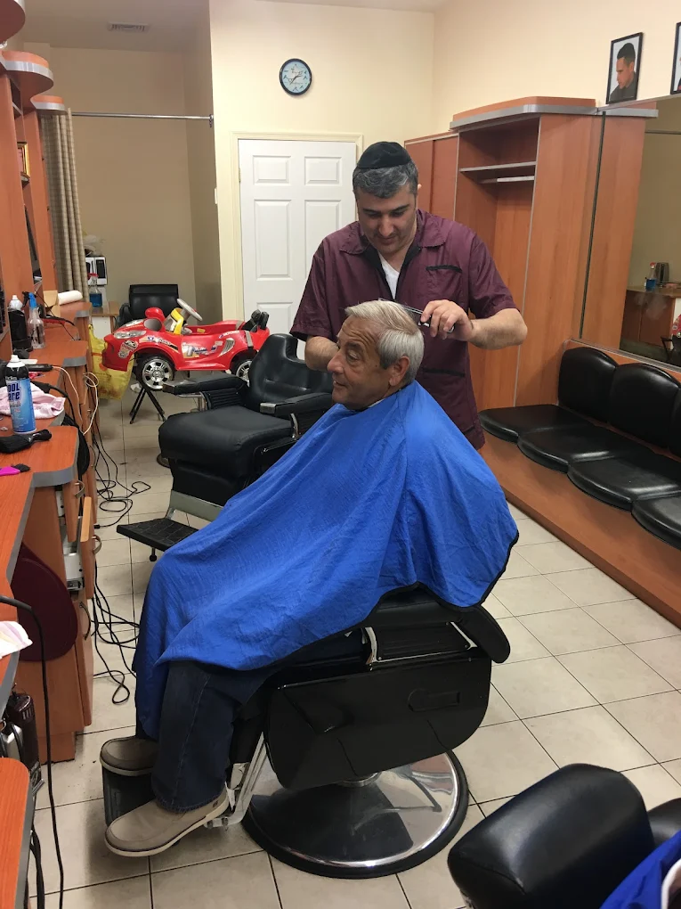 Master barber at Smith Street Barbershop